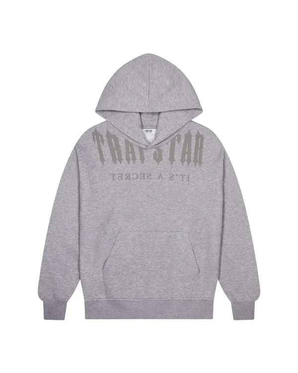 Sweat à capuche décodé déconstruit MARQUE DÉCODÉE IMPRIMÉ PUFF GRIS SUR LA POITRINE COUPÉE DANS LE DÉCOLLETÉ PANNEAUX SUR LE CORPS ET LES MANCHES POCHE KANGOUROU 80% COTON 20% POLY COUPE RELAXÉE LAVAGE À 30 DEGRÉS AVEC DES COULEURS SIMILAIRES Pantalon de jogging déstructuré Decoded Relaxed 2.0 IMPRIMÉ PUFF GRIS DÉCODÉ MARQUE SPLIT SUR LES DEUX JAMBES FONCTION DE CORDON DE TIRAGE À LA CEINTURE 80% COTON 20% POLY COUPE RELAXÉE LAVAGE À 30 DEGRÉS AVEC DES COULEURS SIMILAIRES