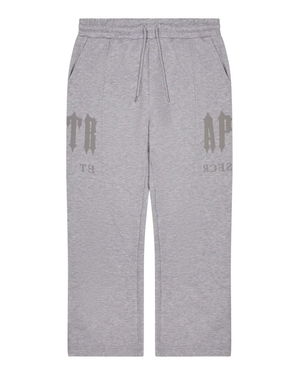 Sweat à capuche décodé déconstruit MARQUE DÉCODÉE IMPRIMÉ PUFF GRIS SUR LA POITRINE COUPÉE DANS LE DÉCOLLETÉ PANNEAUX SUR LE CORPS ET LES MANCHES POCHE KANGOUROU 80% COTON 20% POLY COUPE RELAXÉE LAVAGE À 30 DEGRÉS AVEC DES COULEURS SIMILAIRES Pantalon de jogging déstructuré Decoded Relaxed 2.0 IMPRIMÉ PUFF GRIS DÉCODÉ MARQUE SPLIT SUR LES DEUX JAMBES FONCTION DE CORDON DE TIRAGE À LA CEINTURE 80% COTON 20% POLY COUPE RELAXÉE LAVAGE À 30 DEGRÉS AVEC DES COULEURS SIMILAIRES